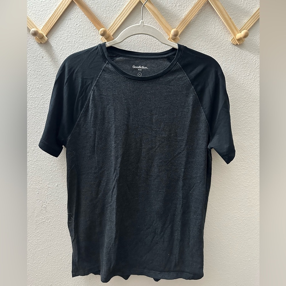 Black & grey baseball tee